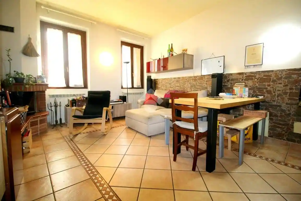 Appartamento in vendita a Caronno Pertusella