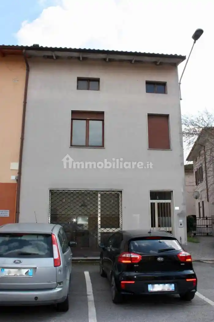 Terratetto unifamiliare piazza Chiesa 9, Centro, Acquanegra Cremonese - foto 2