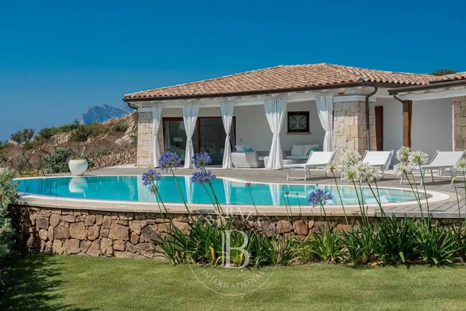 Villa in vendita a San Teodoro