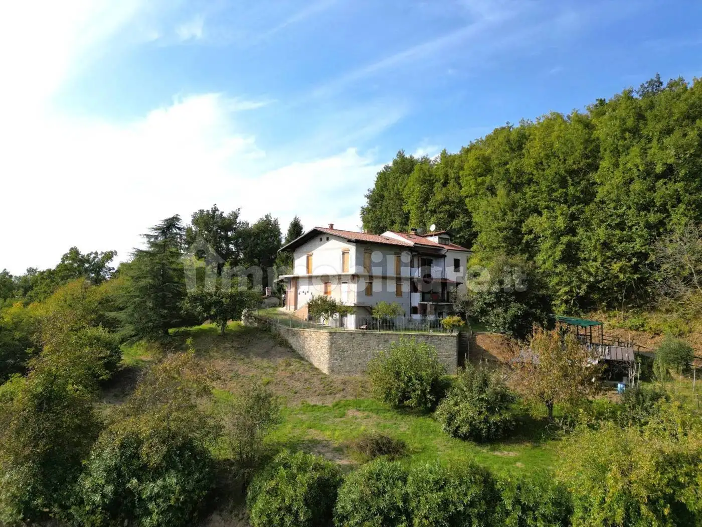 Villa in vendita a Lesegno