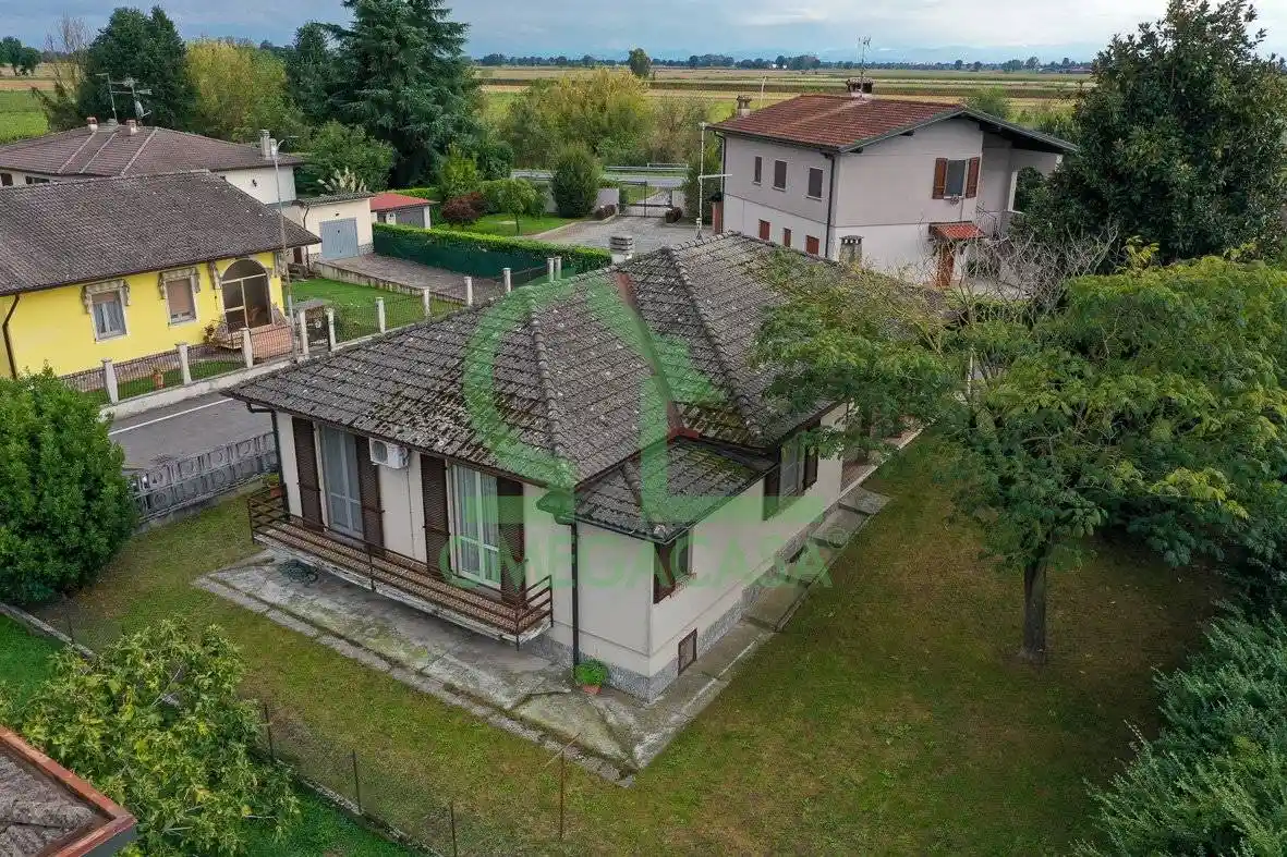 Villa unifamiliare via Ada Negri 14, Centro, Castiglione d'Adda - foto 2
