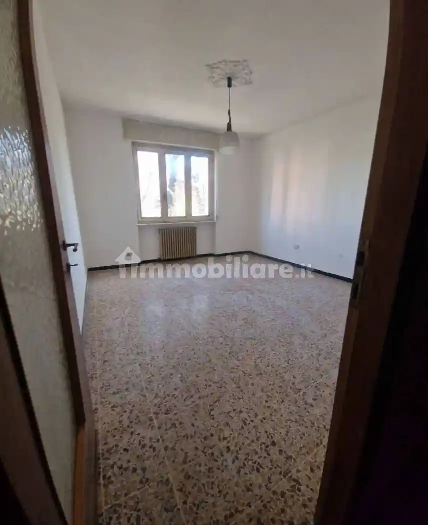 Terratetto unifamiliare 260 m², da ristrutturare, Infrangibile, Piacenza - foto 5