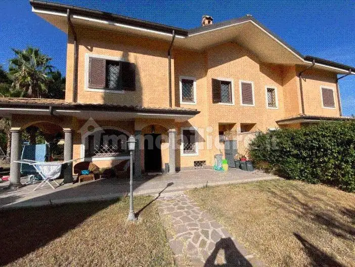Villa in asta a Grottaferrata