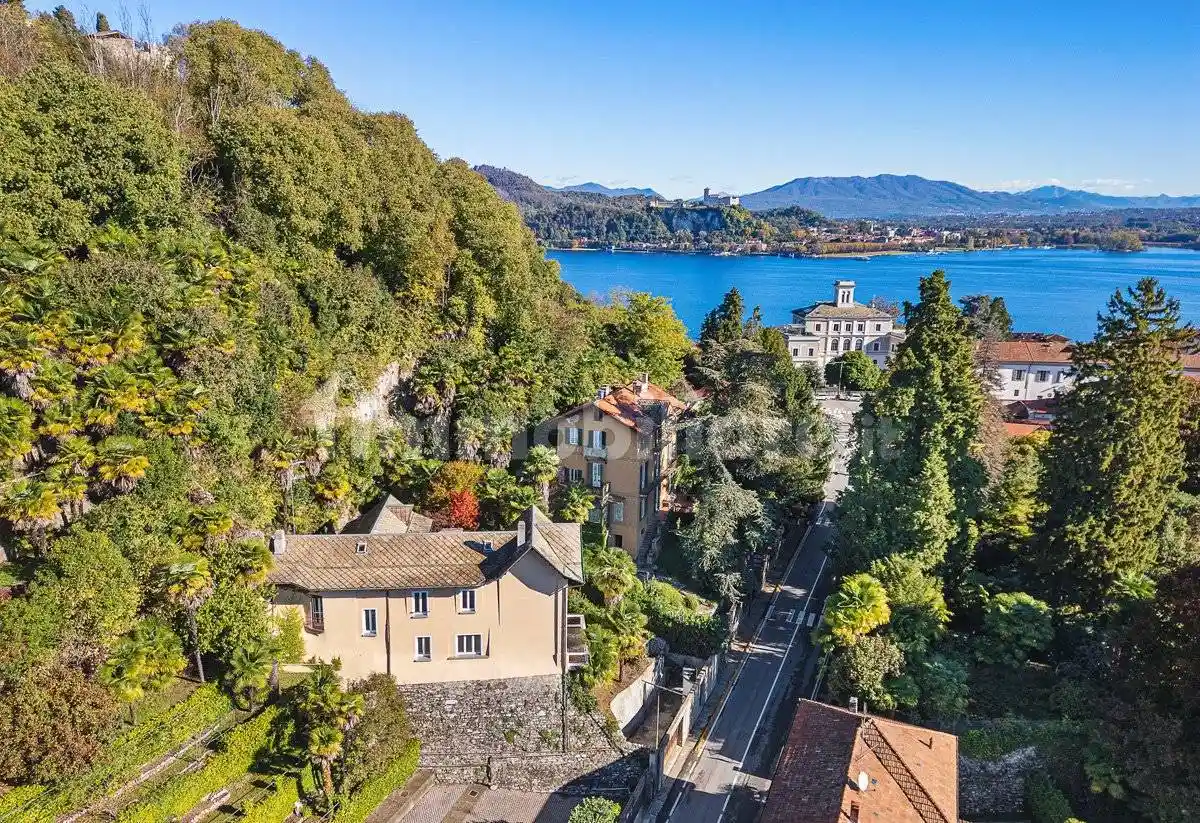 Villa in vendita a Arona