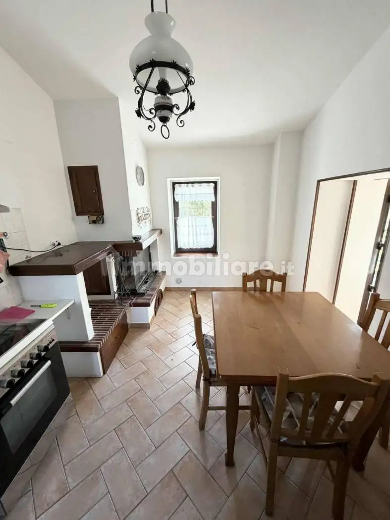 Casa indipendente in vendita a Valtopina