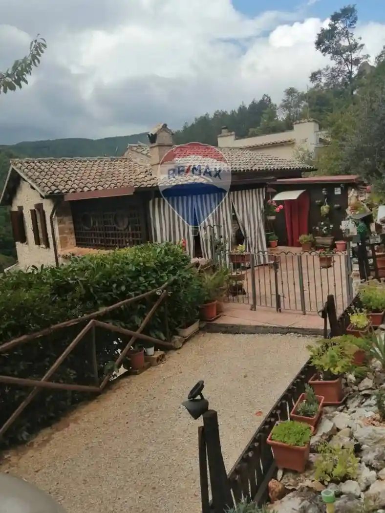 Terratetto unifamiliare Rasiglia via Del Bosco 23, Carpello, Scopoli, Casenove, Verchiano, Foligno - foto 3