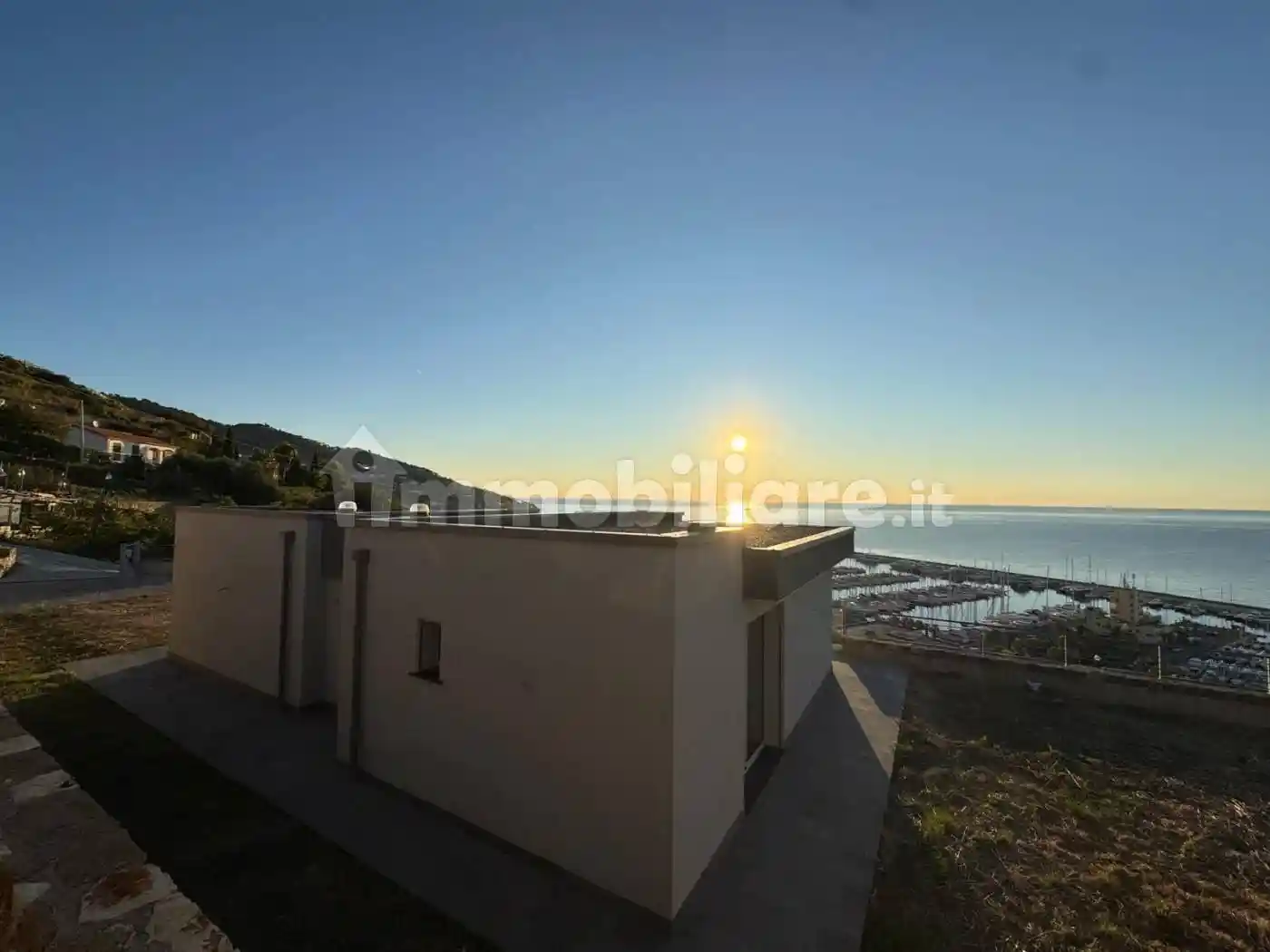 Villa in vendita a Santo Stefano al Mare