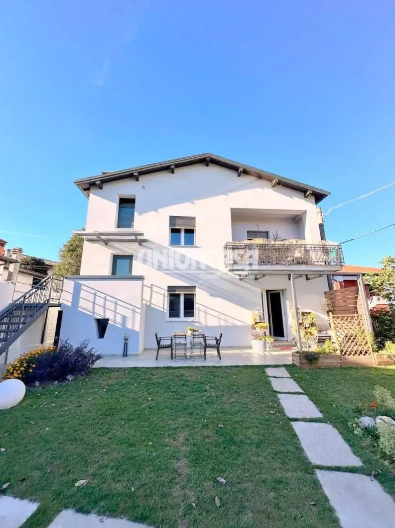 Appartamento in vendita a Faloppio