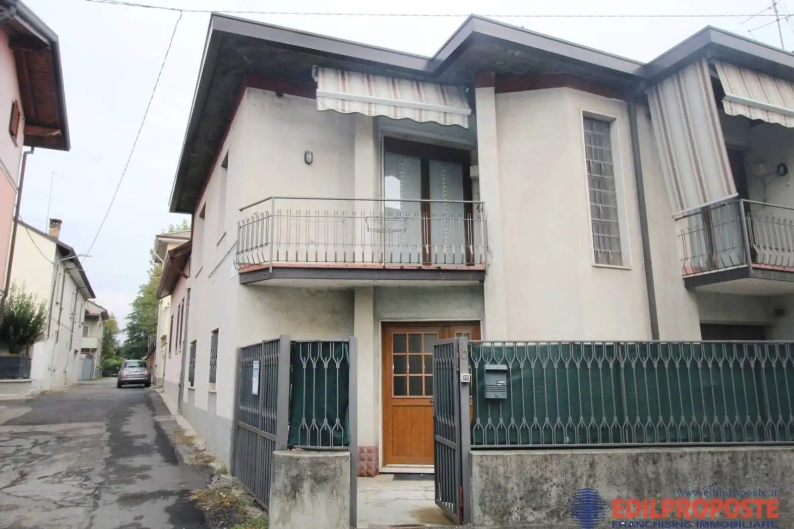 Appartamento in vendita a Lazzate