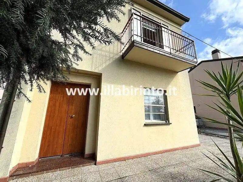 Casa indipendente in vendita a Faenza