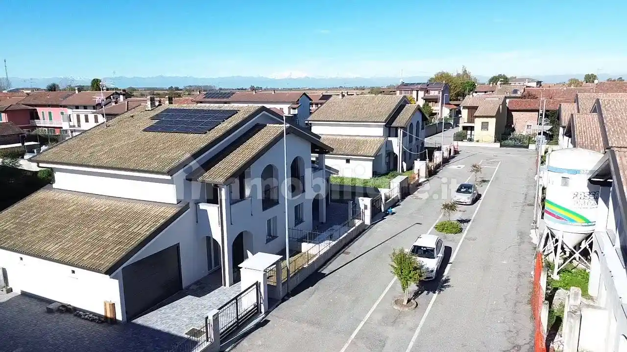 Villa in vendita a Borgolavezzaro