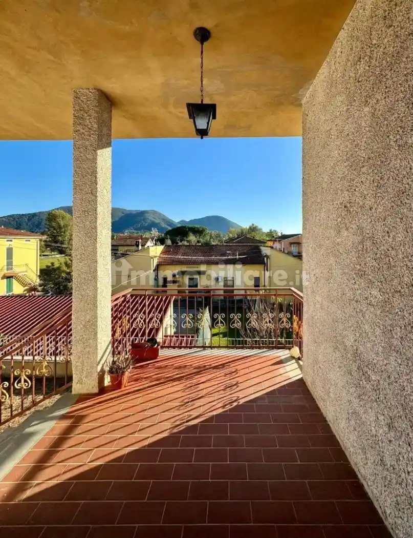 Terratetto unifamiliare 300 m², buono stato, Santa Maria a Colle - Ponte San Pietro, Lucca - foto 2