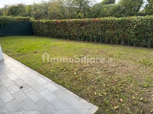 Appartamento in vendita a Montignoso