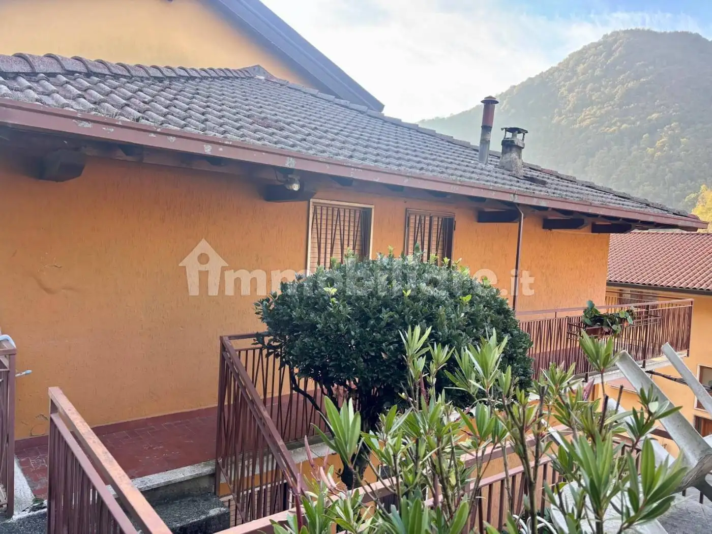 Casa indipendente in vendita a Villa d'Almè