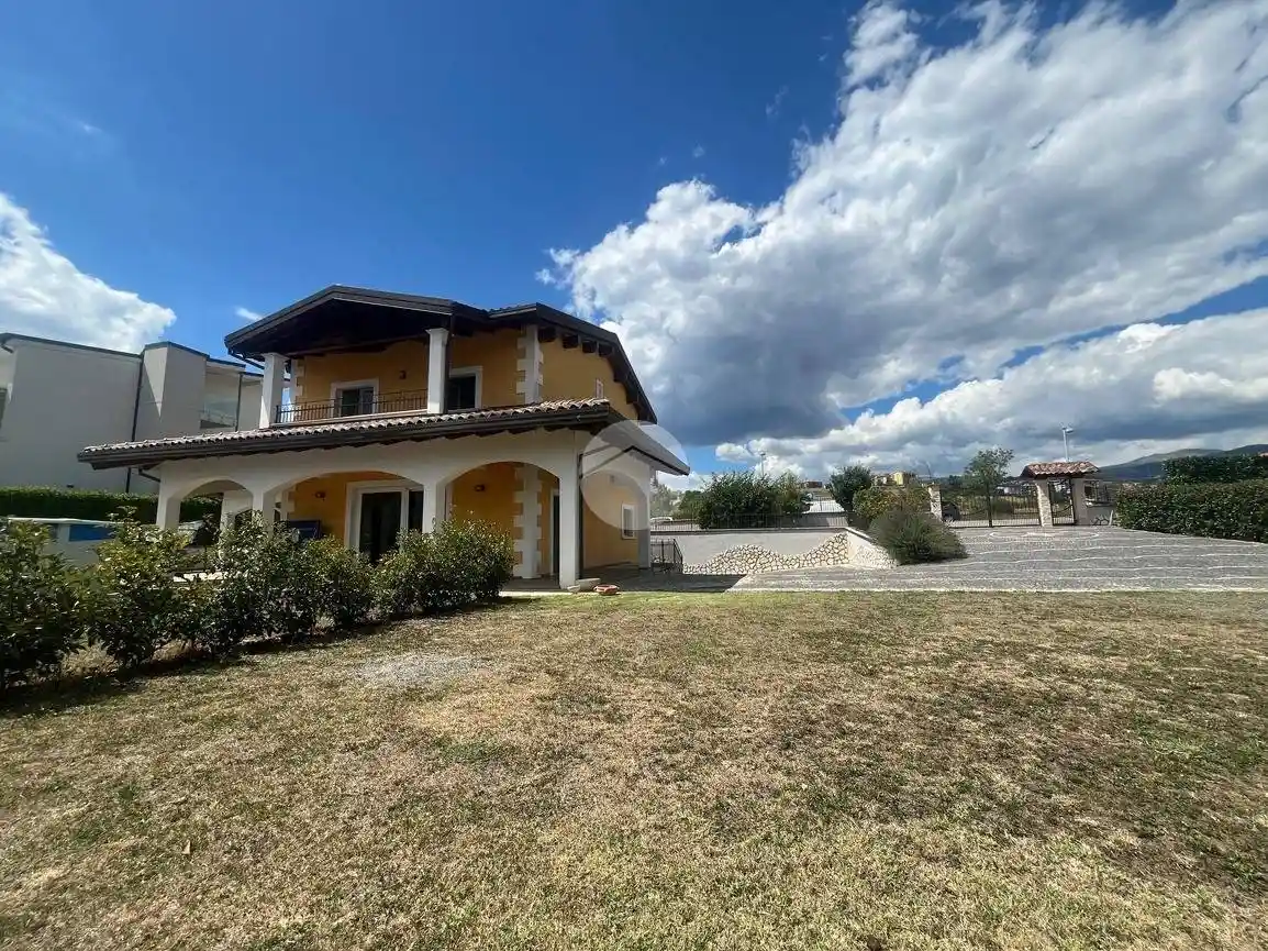 Villa unifamiliare VILLA via bazzanese 134, Torretta - Torrione, L'Aquila - foto 3