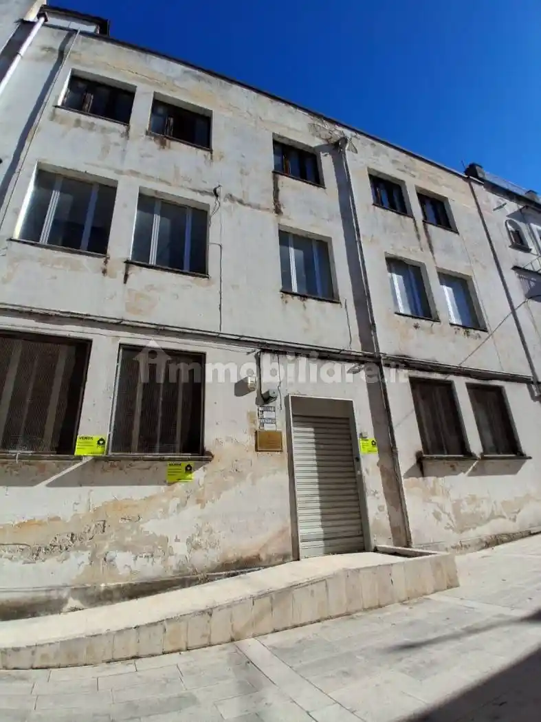 Palazzo - Edificio in vendita a Gioia del Colle