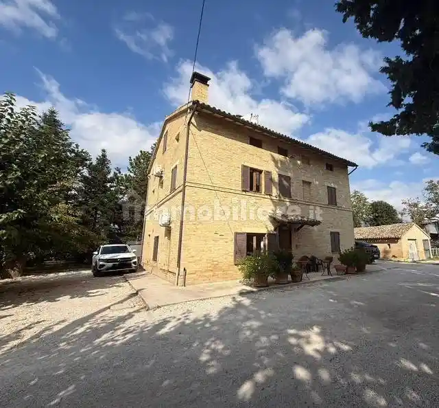 Casa indipendente in vendita a Treia