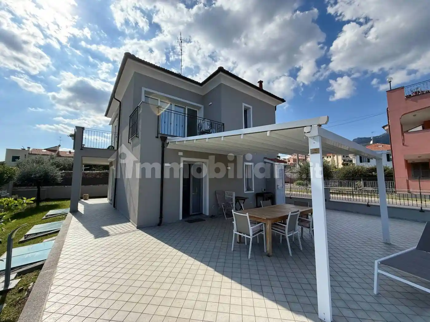 Villa in vendita a Loano