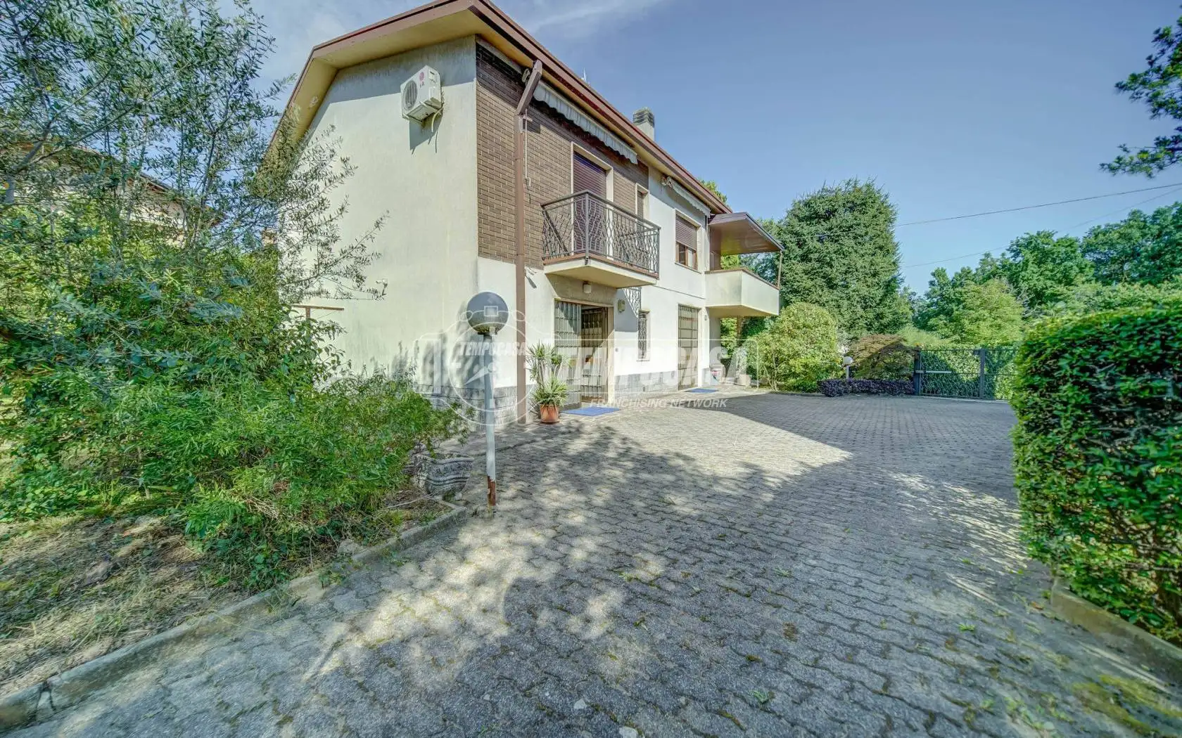 Villa in vendita a Caronno Varesino