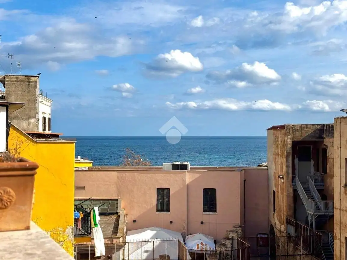 Palazzo - Edificio in vendita a Bari