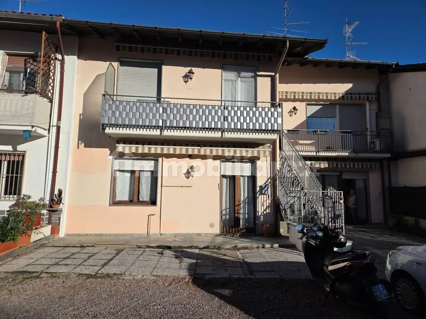 Appartamento in vendita a Lonate Ceppino