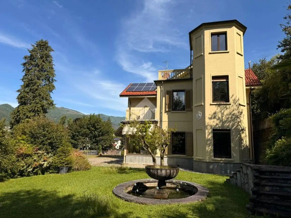 Villa in vendita a Lanzo Torinese