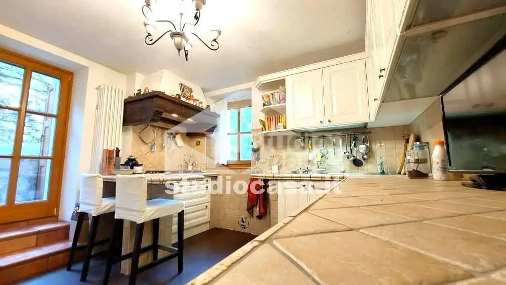 Casa indipendente in vendita a Ala