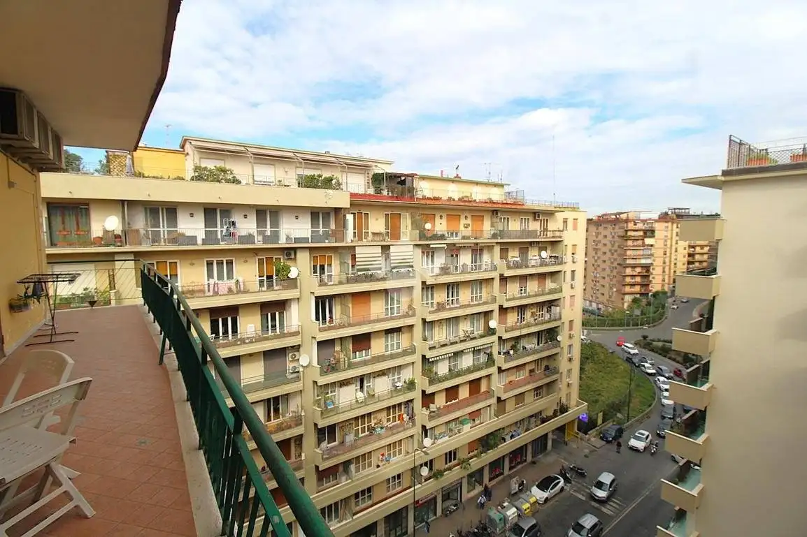 Appartamento in vendita a Napoli