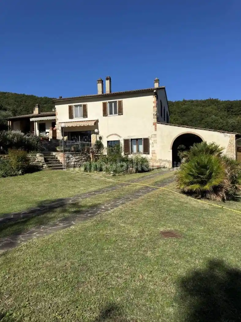 Rustico - Casale in vendita a Collesalvetti