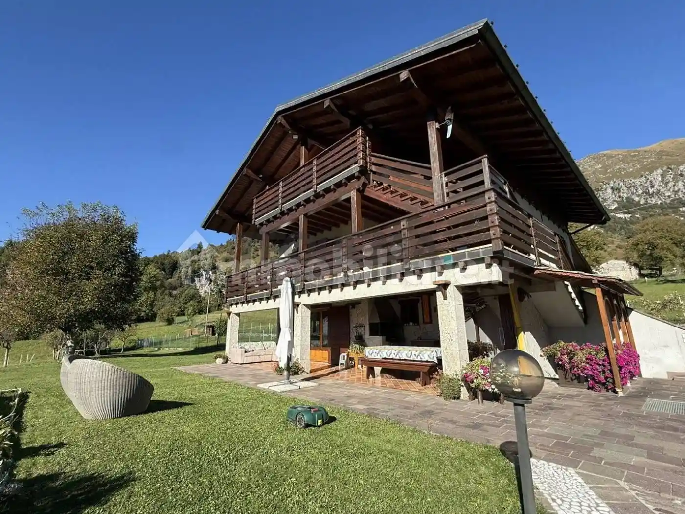 Villa in vendita a Castione della Presolana