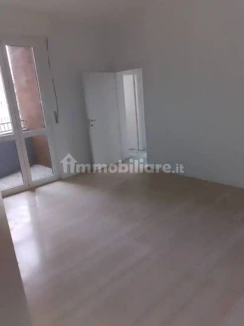 Trilocale piazza Pietro Frattini, Lorenteggio, Milano - foto 3