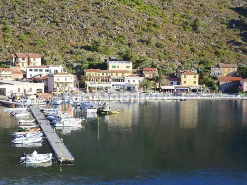 Quadrilocale via Assunzione 64, Porto, Capraia Isola