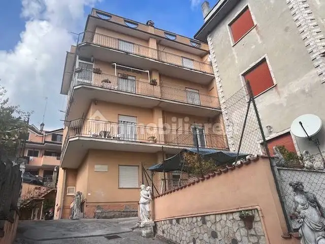 Appartamento in vendita a Vicovaro