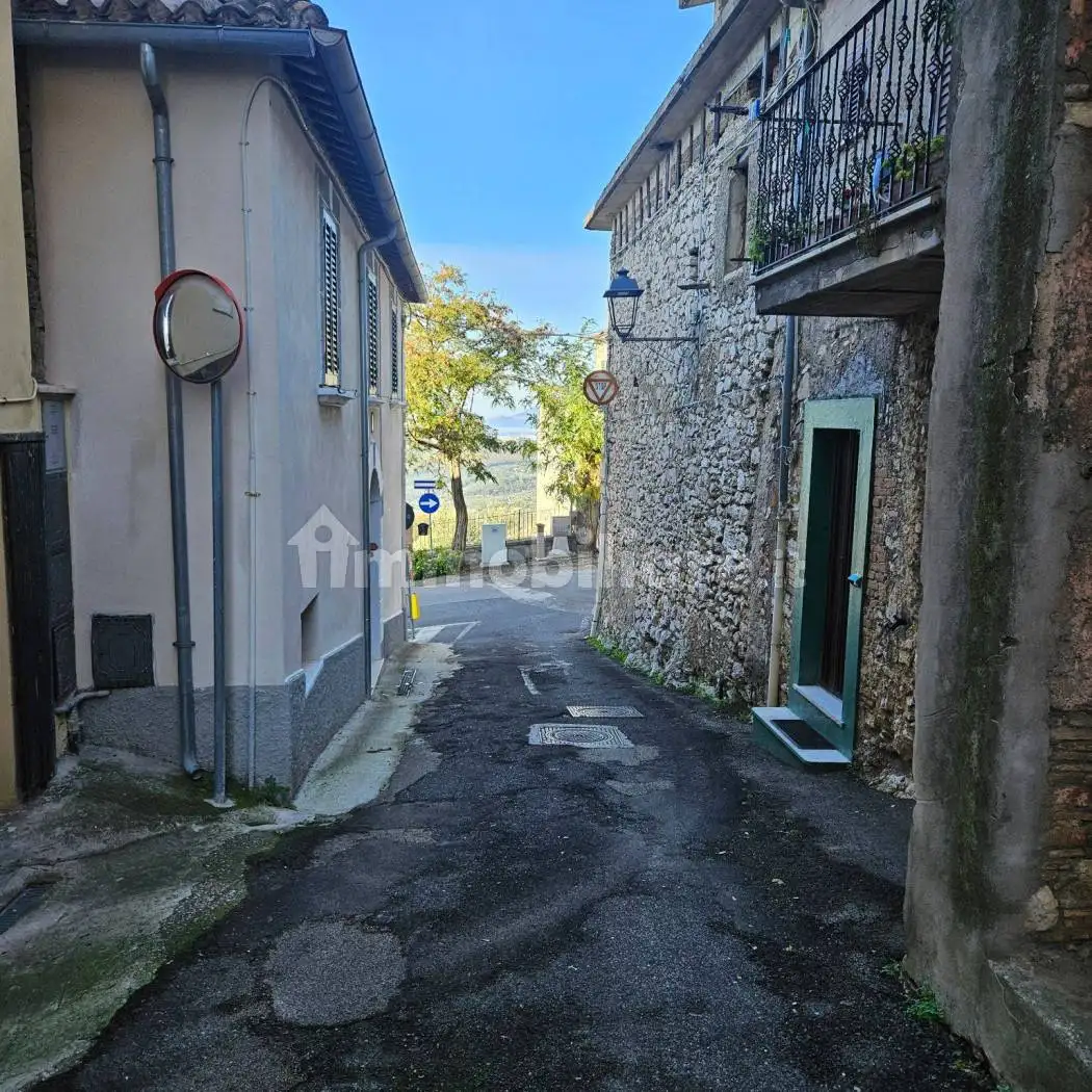 Appartamento in vendita a Mompeo