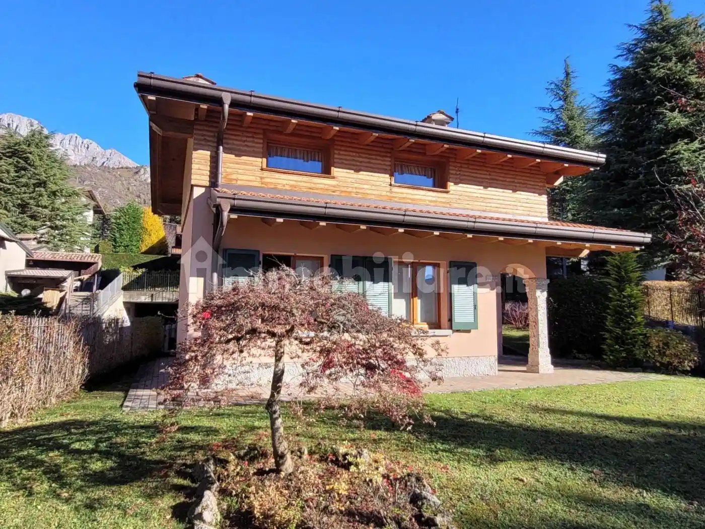 Villa in vendita a Castione della Presolana