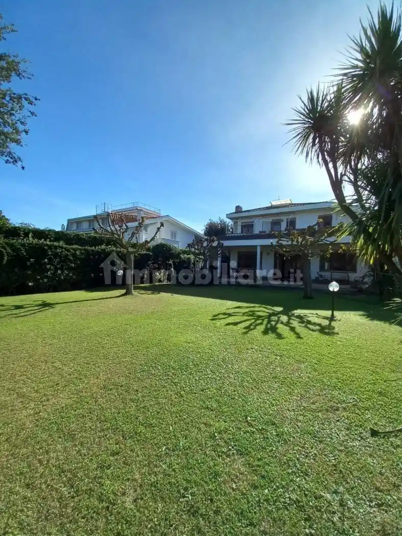 Villa in vendita a Fiumicino