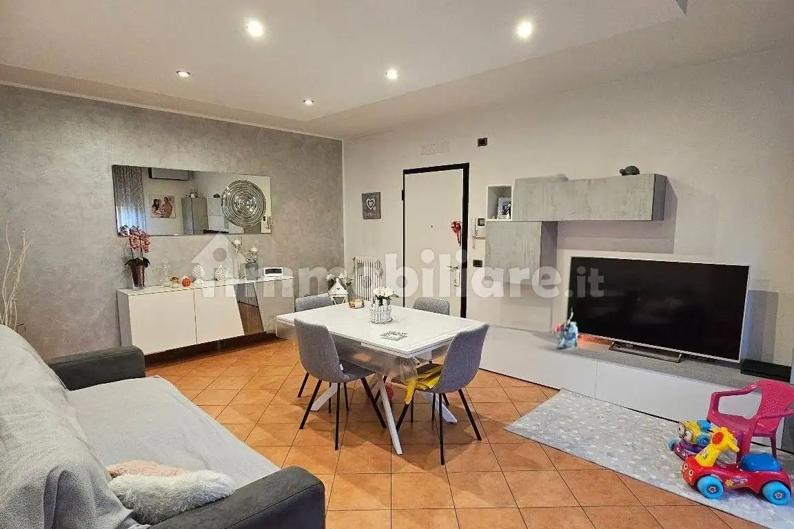 Appartamento in vendita a Castelnovo di Sotto