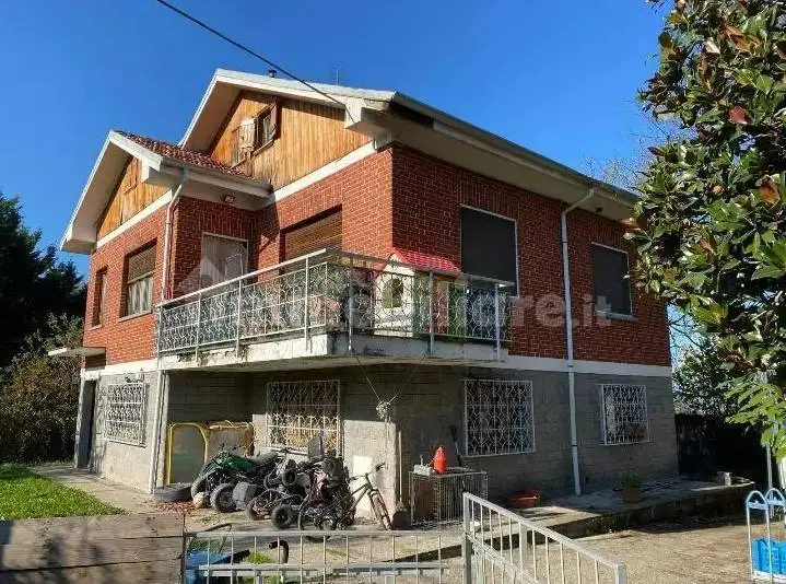 Villa in asta a Sciolze