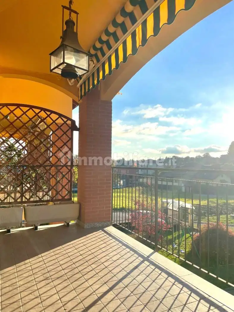 Quadrilocale via Papa Giovanni XXIII 4, Albizzate - foto 3