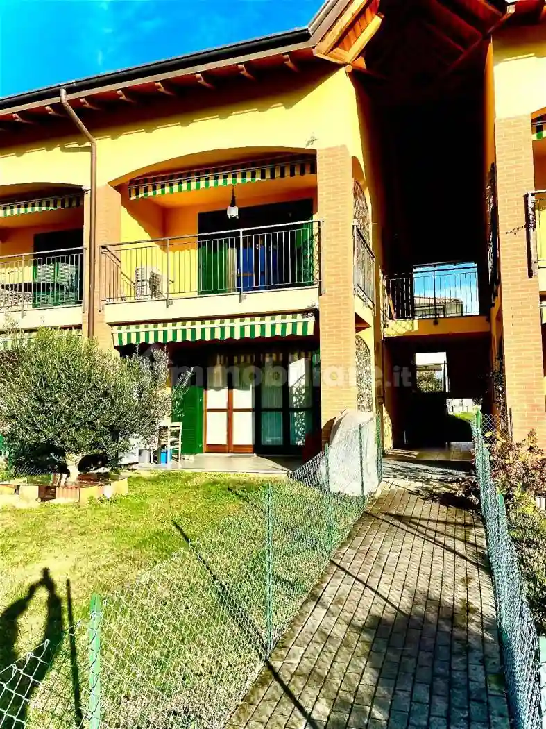 Quadrilocale via Papa Giovanni XXIII 4, Albizzate - foto 4