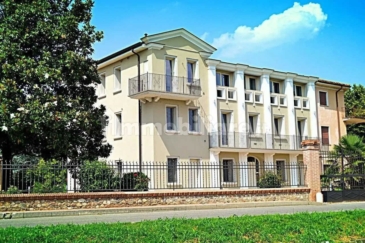 Villa in affitto a Lonato del Garda