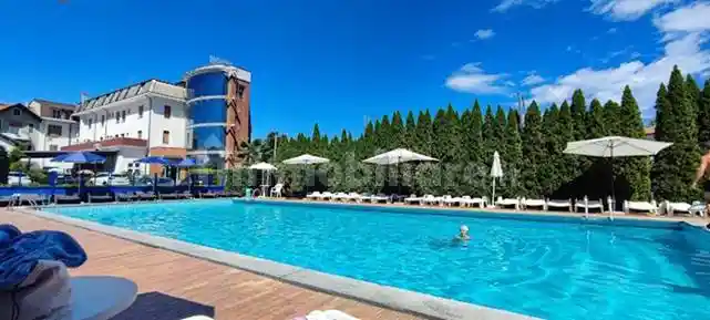Palazzo - Edificio in vendita a Gozzano