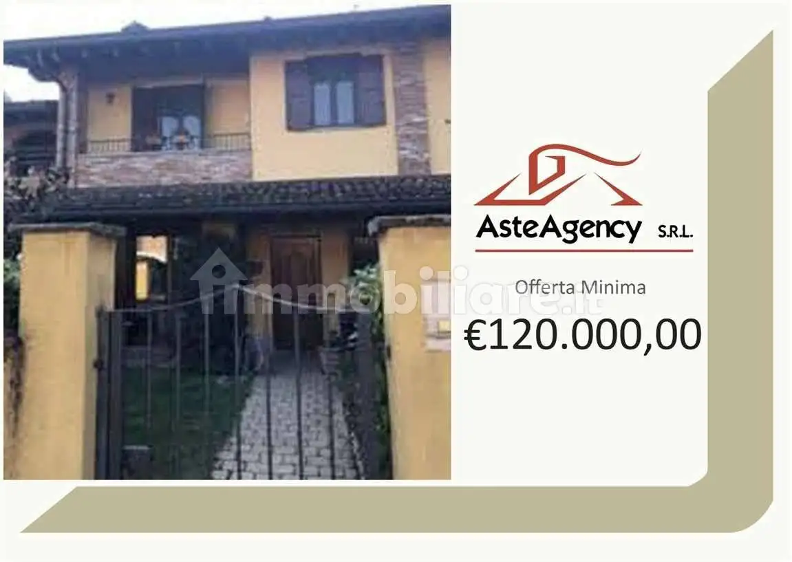 Villetta a schiera in asta a Certosa di Pavia