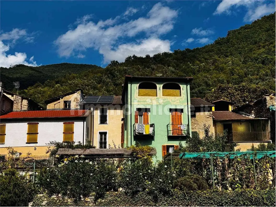 Appartamento in vendita a Pieve di Teco