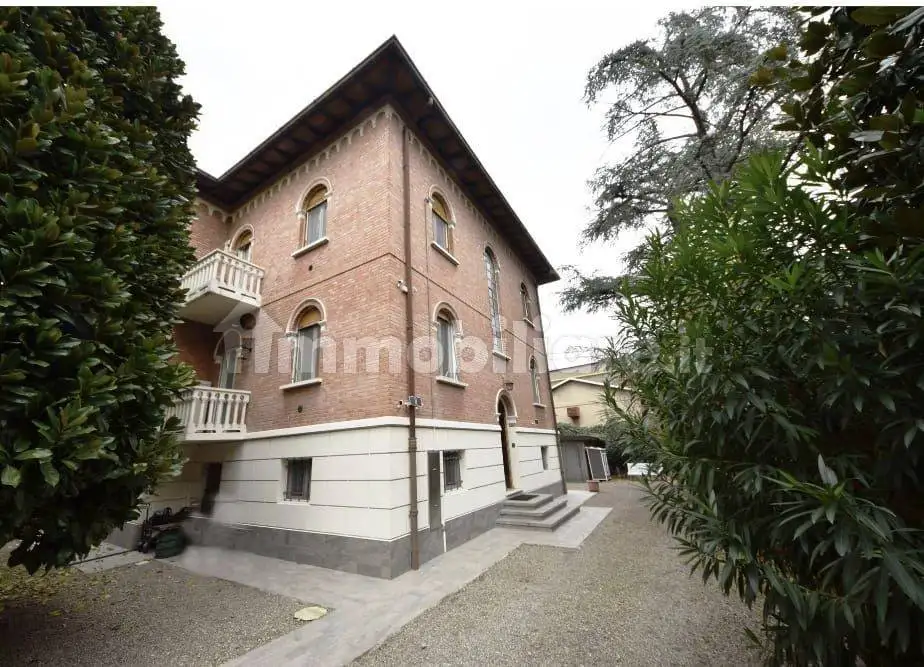 Villa in vendita a Modena