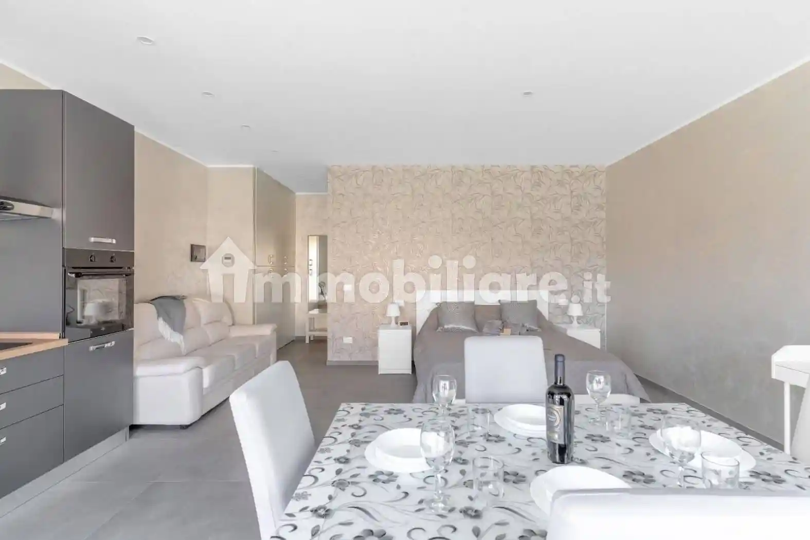 Appartamento in villa via Giacomo Puccini, Centro, Castiglione delle Stiviere - foto 4