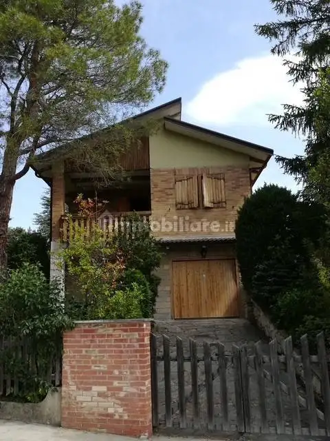 Villa in vendita a Montefortino