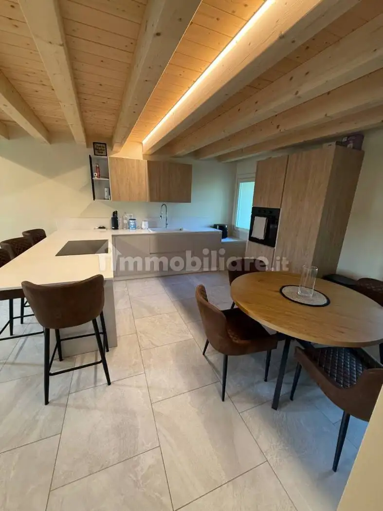 Trilocale ottimo stato, primo piano, Centro, Colle Umberto - foto 2