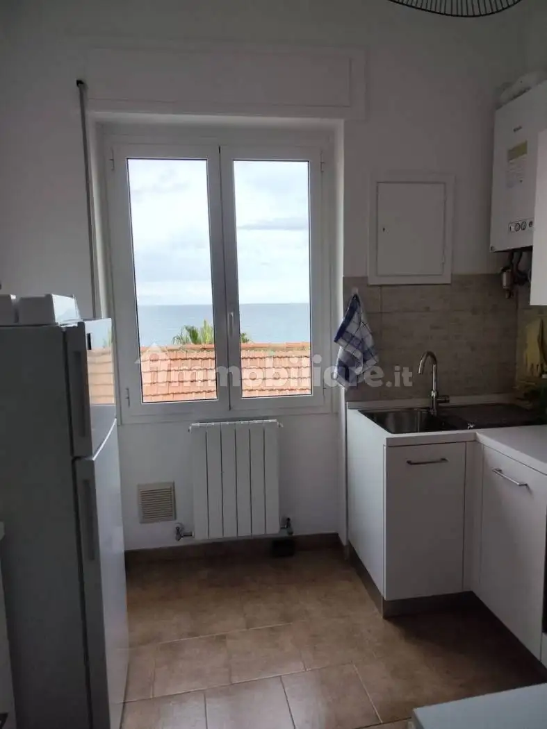 Appartamento in affitto a Alassio