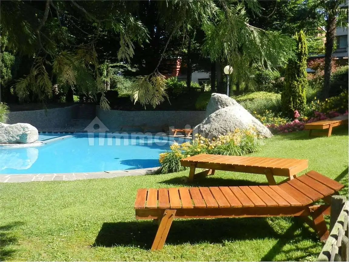 Appartamento in vendita a Barzanò